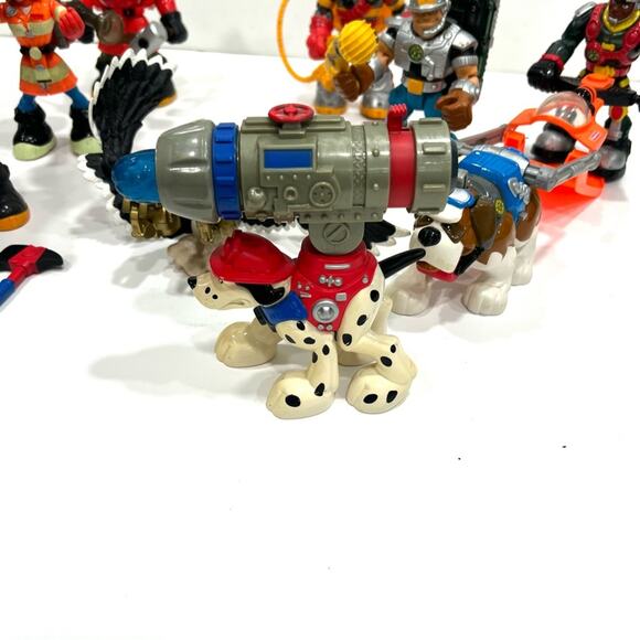 Fisher Price Rescue Heros Vintage Lot with Rescue Pets Accesories Backpacks etc - Picture 8 of 14